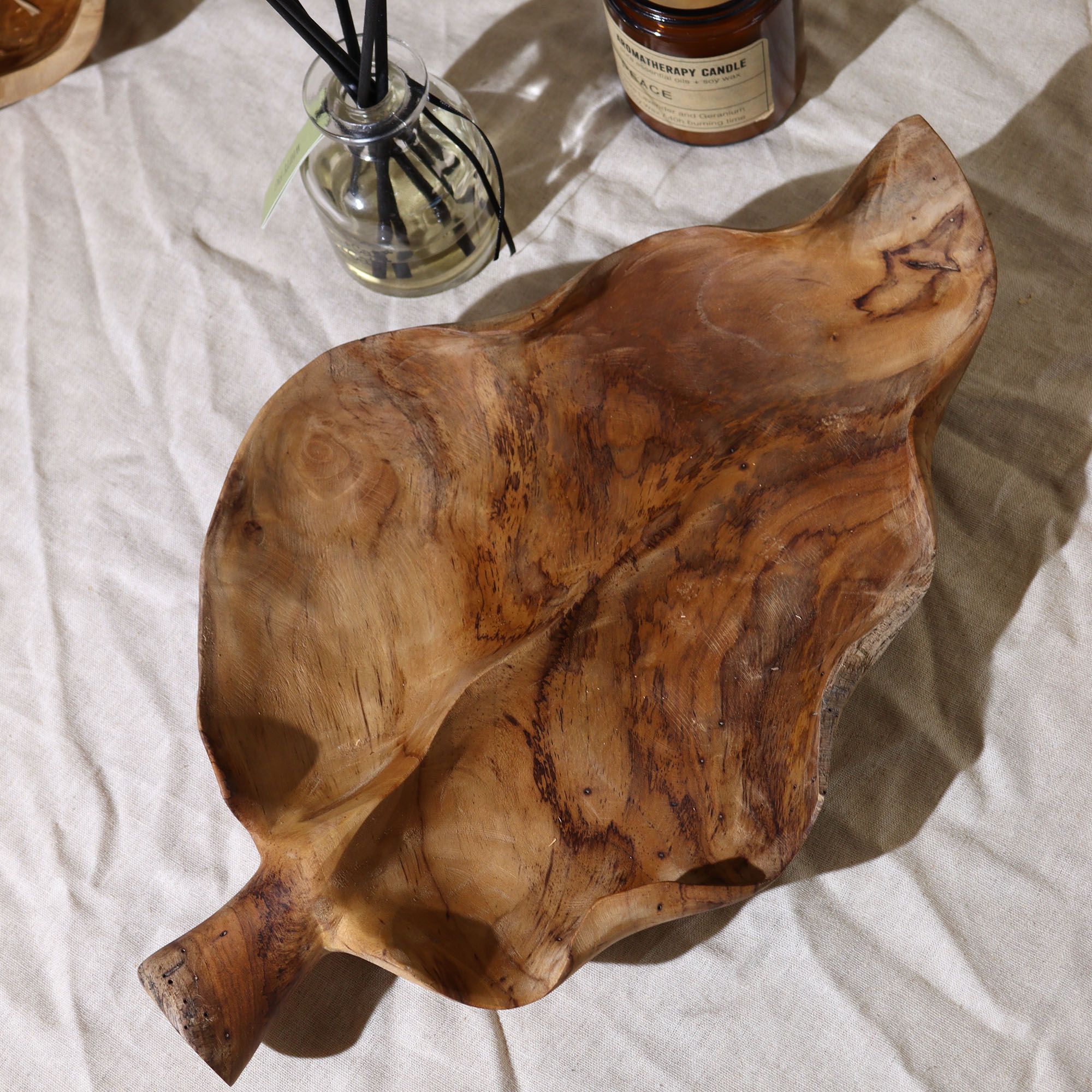 Frutero grande de madera de teca en forma de hoja - 40x24x5cm