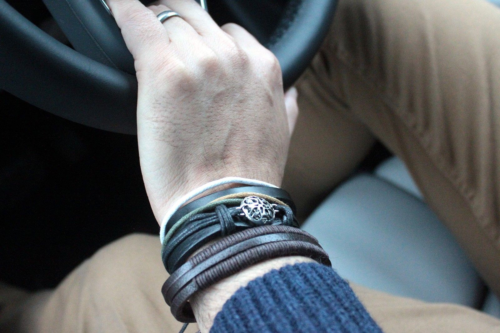 Pulsera de Hombre - Interesante (color aleatorio)