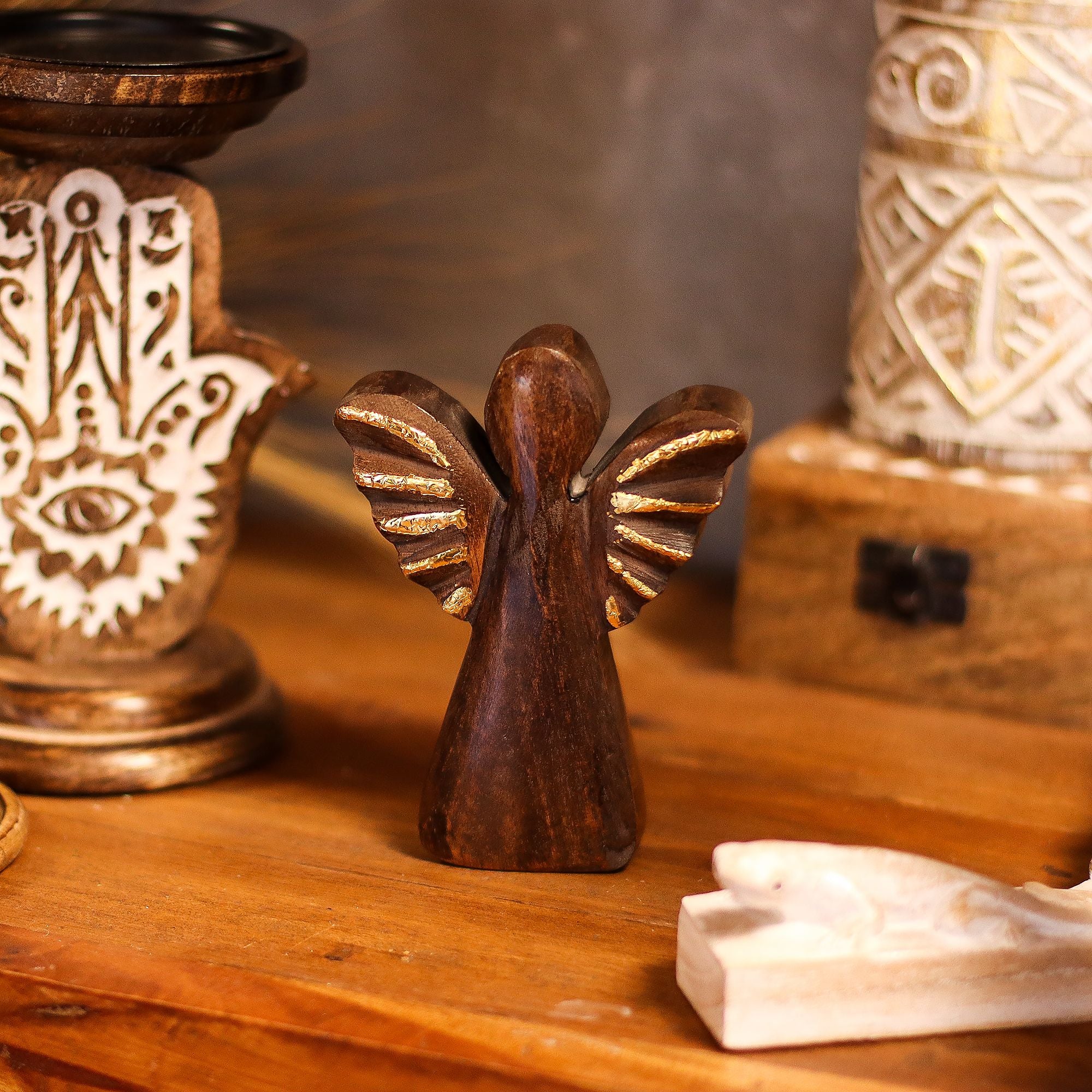 Pequeño ángel de madera de mango - decoración dorada