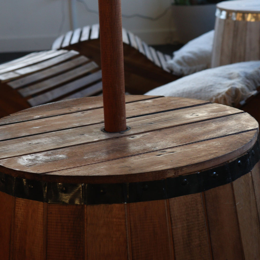 Taburete de barril de cerveza y soporte para parasol – Madera natural 38 x 32 cm