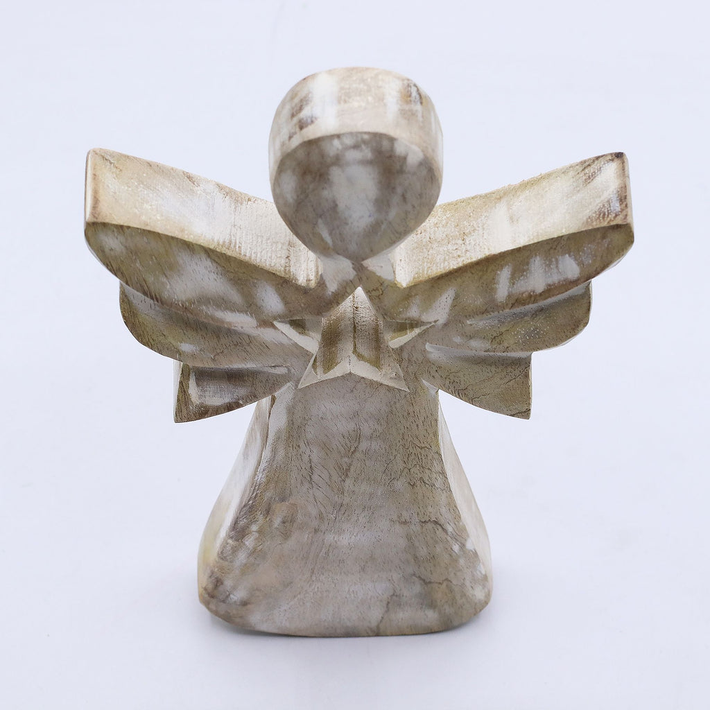 Ángel de madera de mango - blanqueado con recorte de estrella