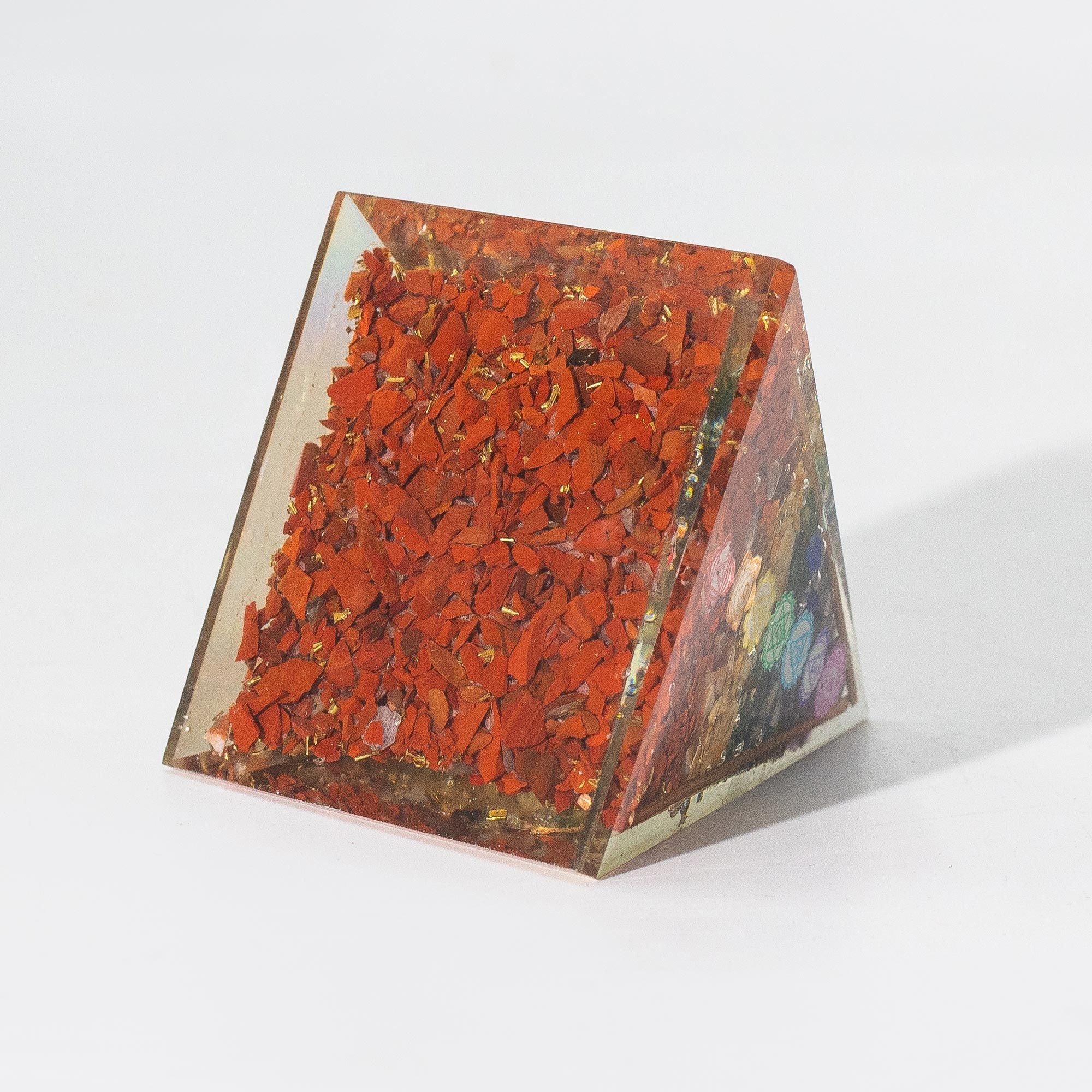 Pirámides de orgonita medianas 7x6cm - Barras de cobre - 7 chips de chakra