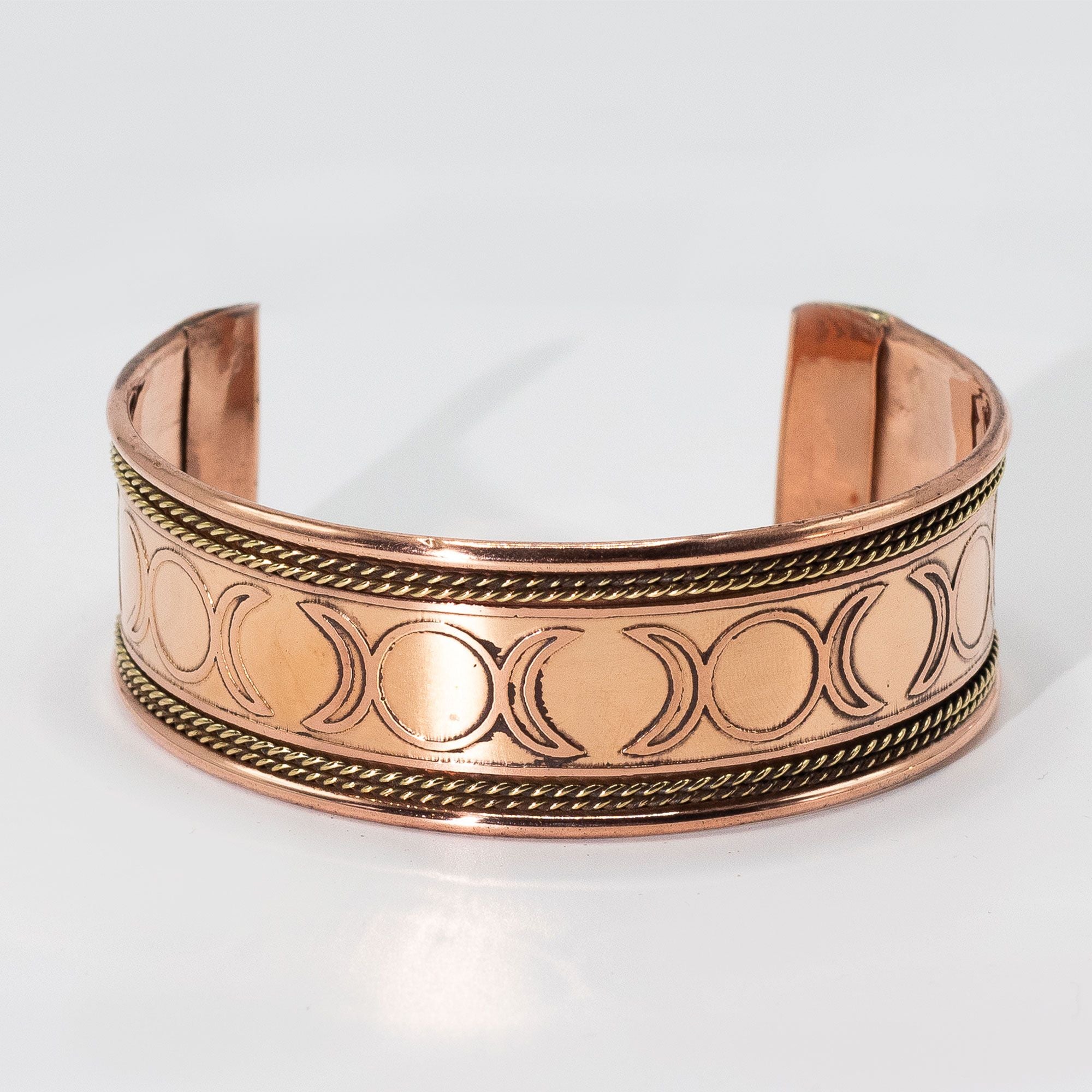 Pulseras de cobre con banda ancha y decoración de latón (surtidas)