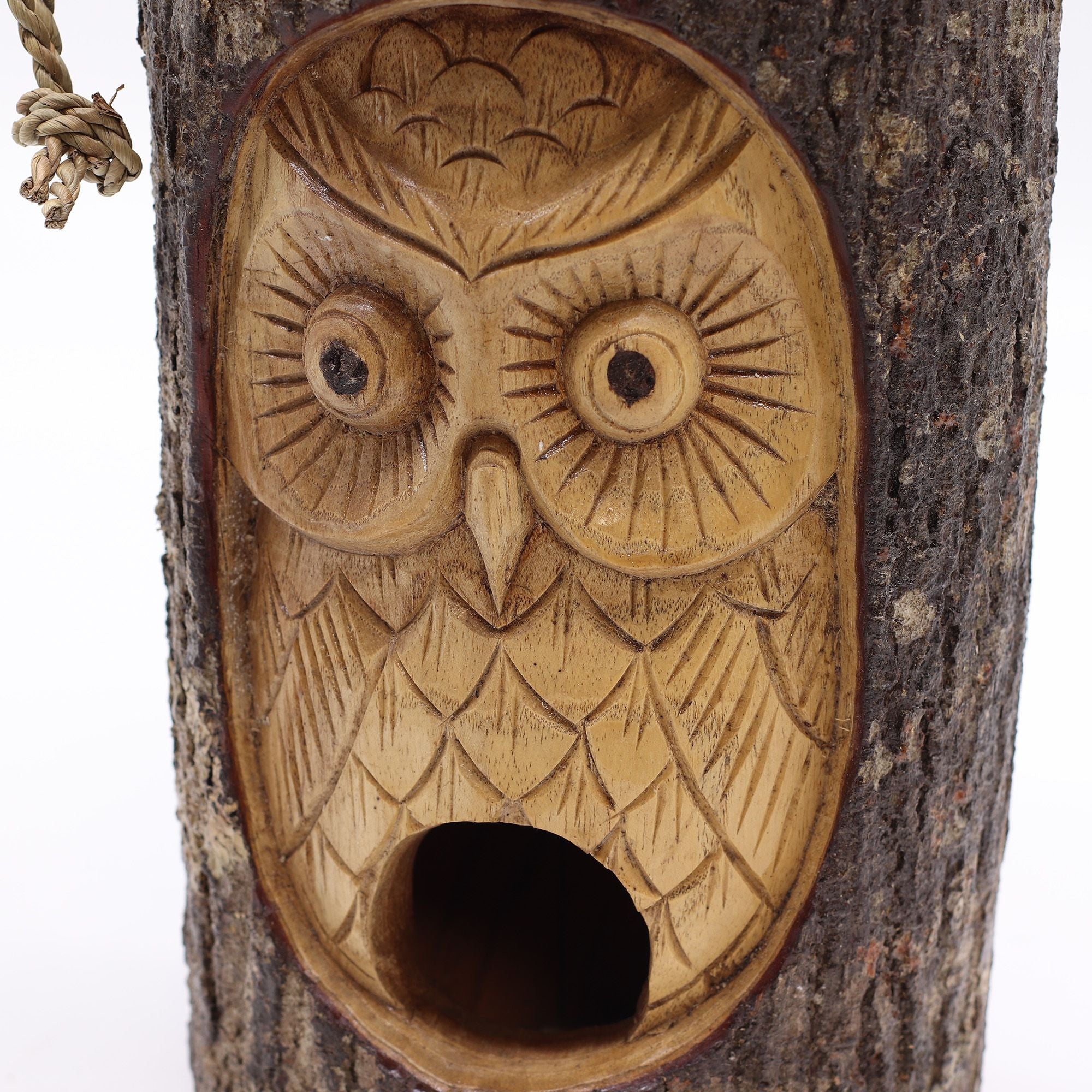 Cara de tronco de árbol - Casa para aves - Búho sabio