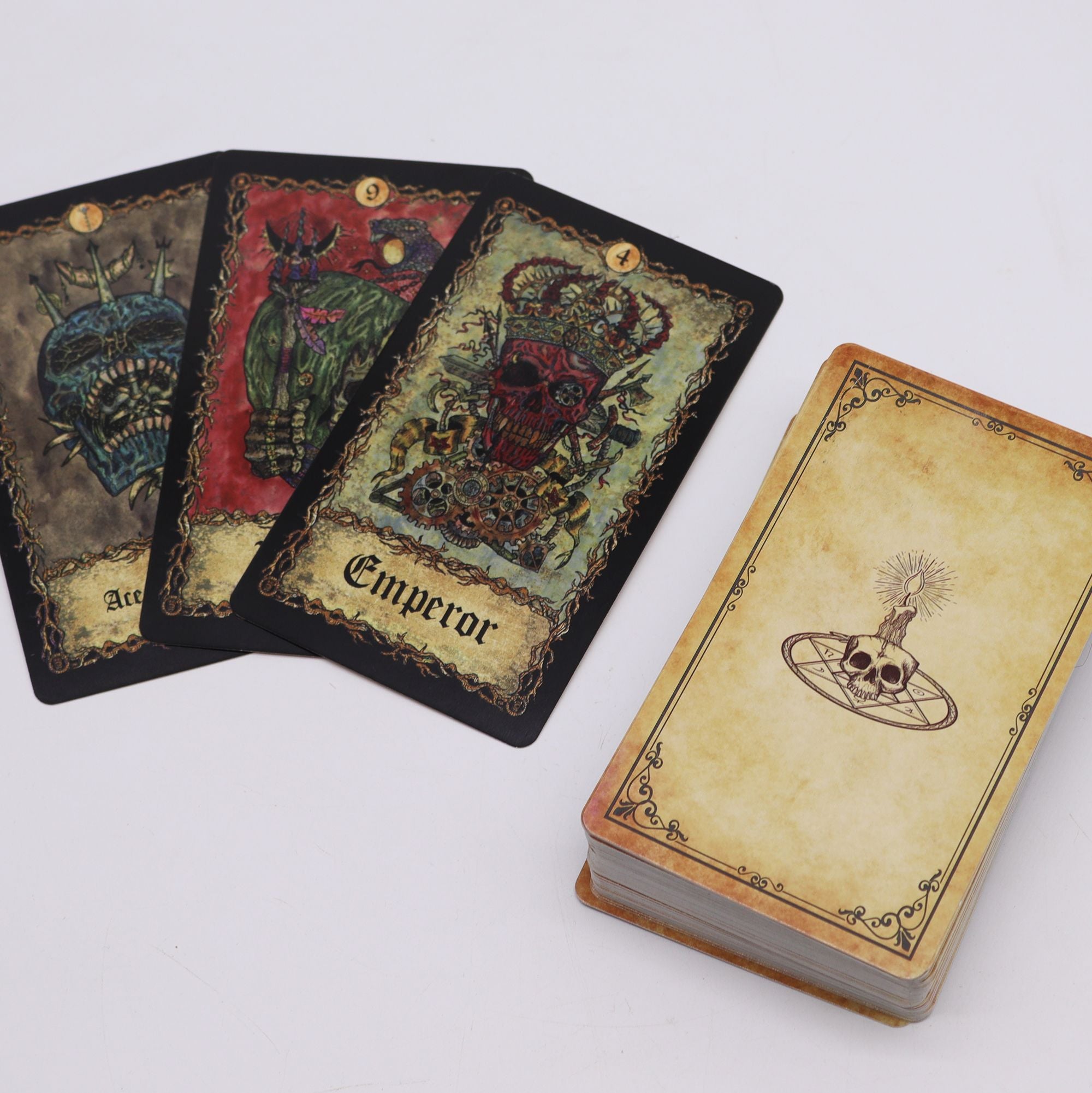 Cartas de Tarot con Libro Guía - Requiem Arcana