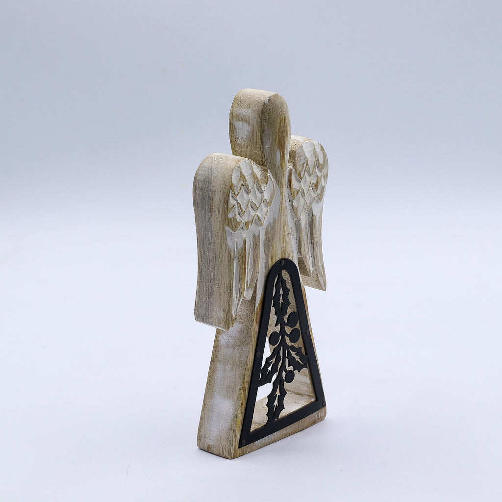 Ángel de madera de mango - acabado lavado blanco con recorte decorativo de hierro