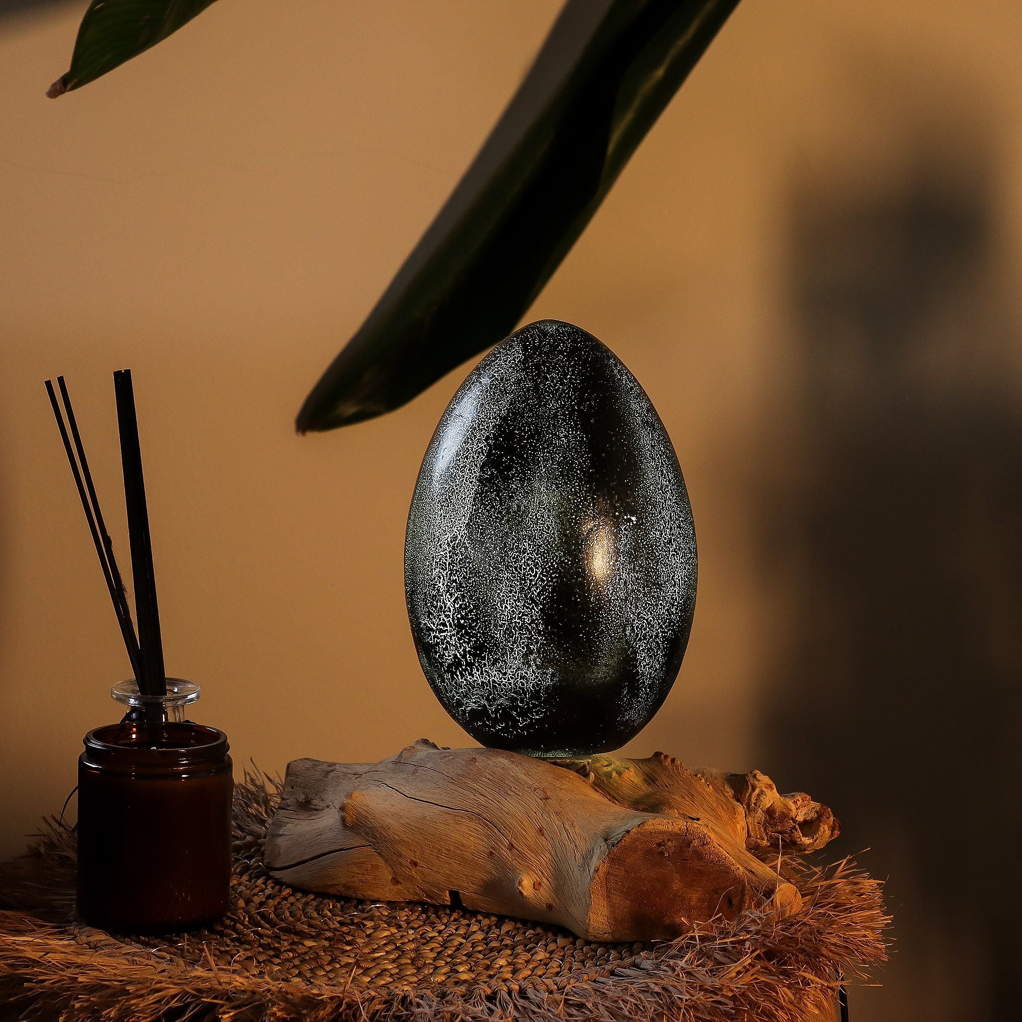 Lámpara de Mesa con Pantalla Huevo de Lava Craquelado – Gris