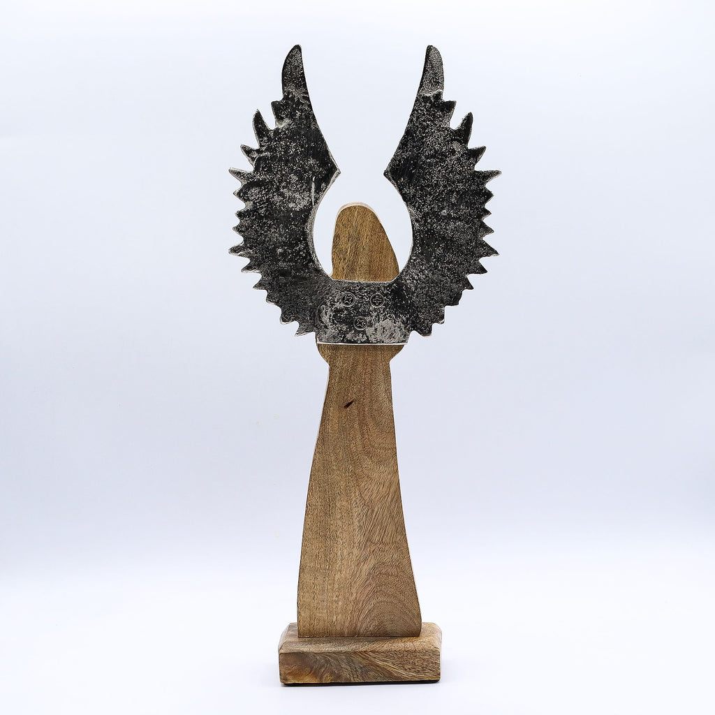 Ángel guardián de madera de mango grande, alas de metal y detalle esmaltado