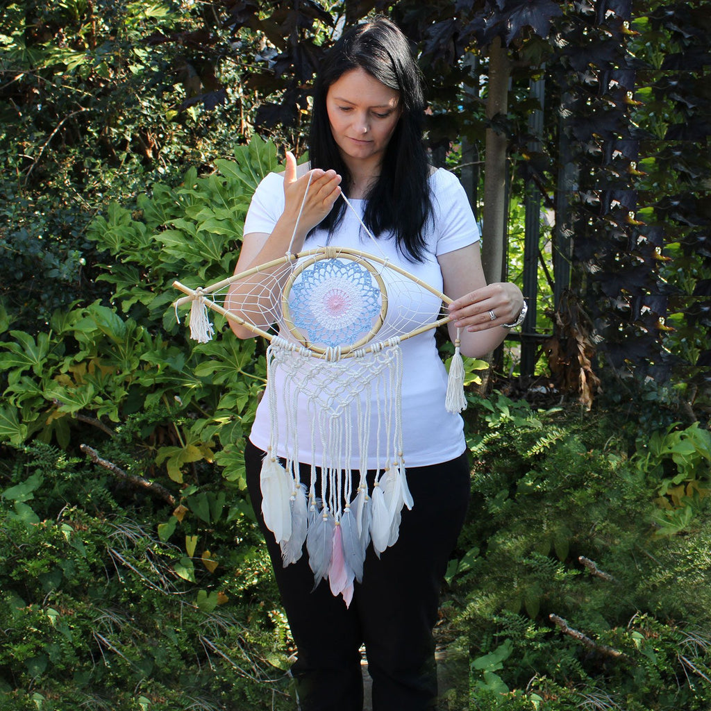 Atrapasueños - Med Macramé Eye Azul / Blanco / Rosa