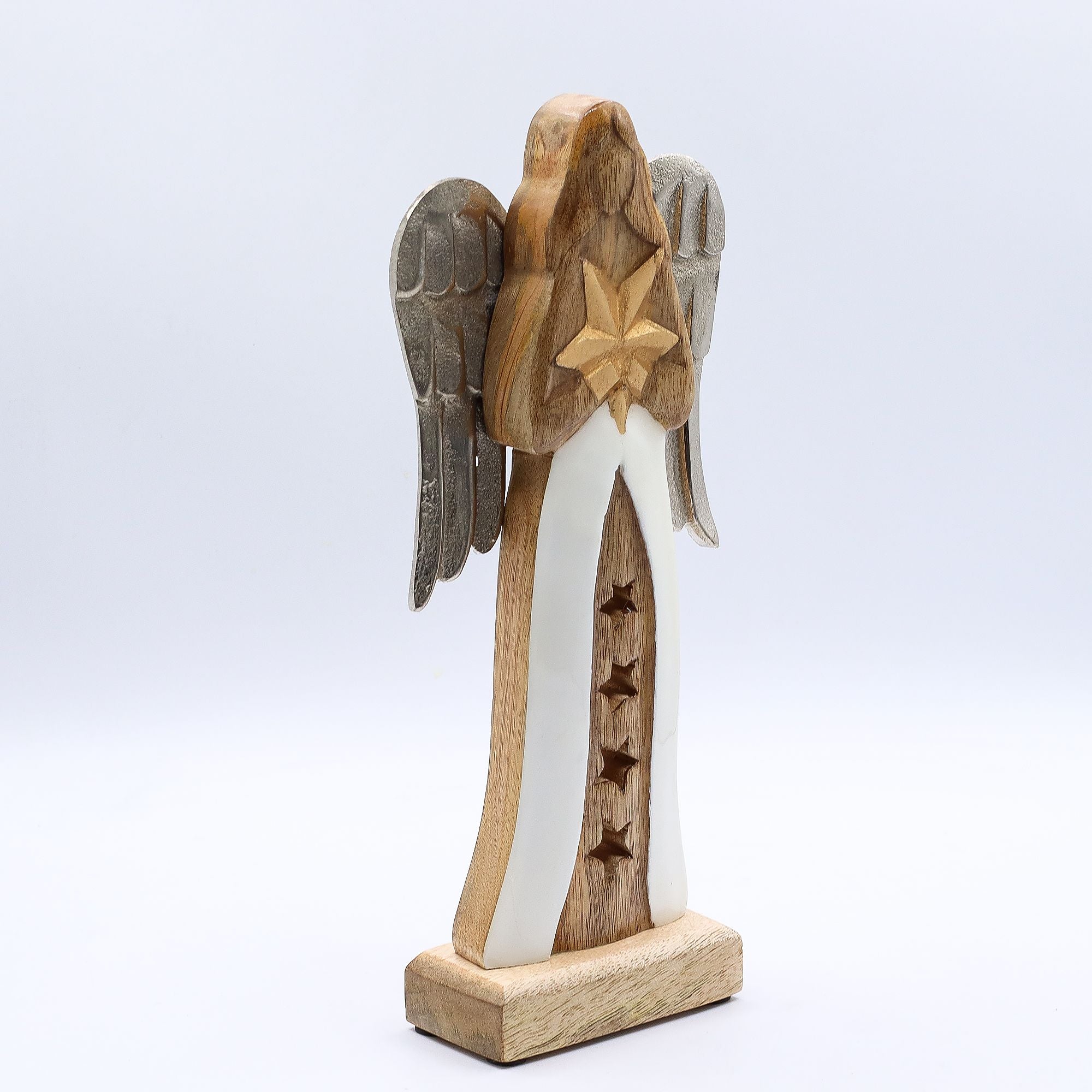 Gran estrella de madera de mango, alas de ángel metálicas y detalle esmaltado